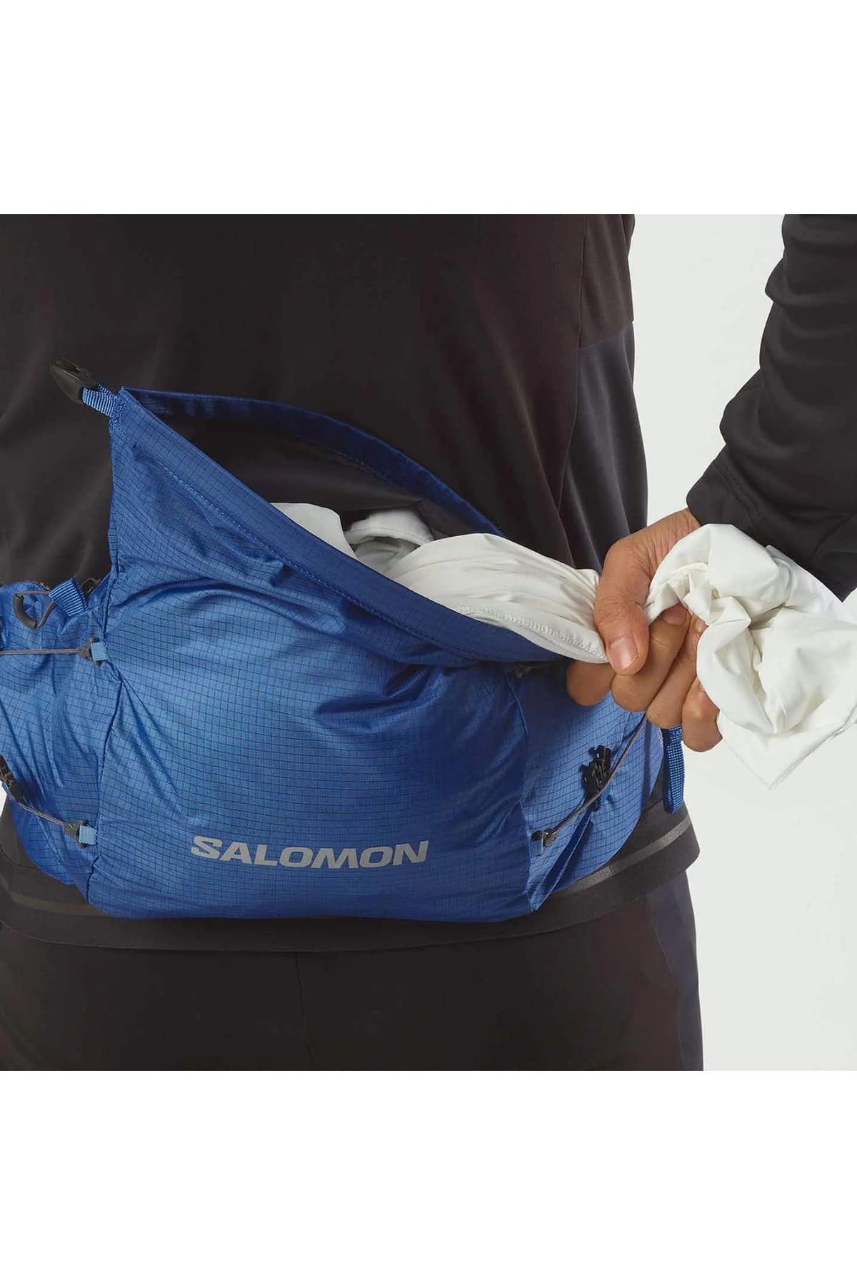 کیف کمری سالومون زنانه منسوجات آبی سرمه ای راسته اسپرت | Salomon LC2093300 VN — تصویر ۳
