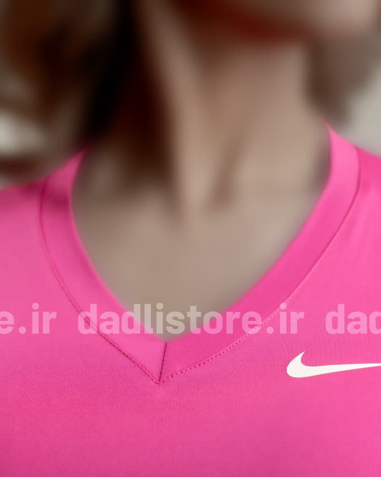 تیشرت ورزشی زنانه فلامنت یقه هفت نایکی Nike — تصویر ۵
