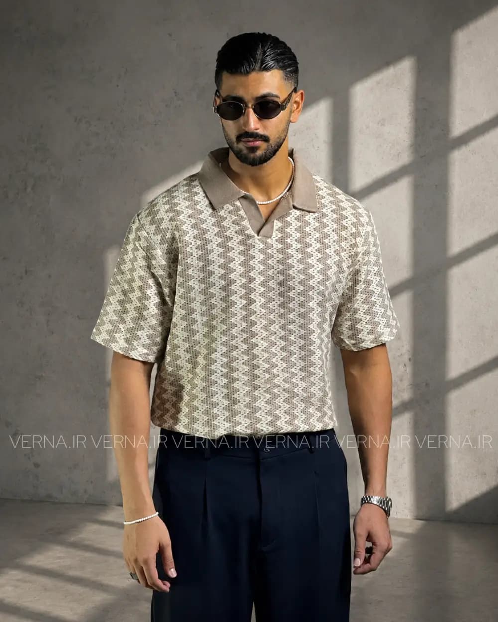 فیت شرت مردانه یقه دار طرح زیکزاگ ZARA — تصویر ۳