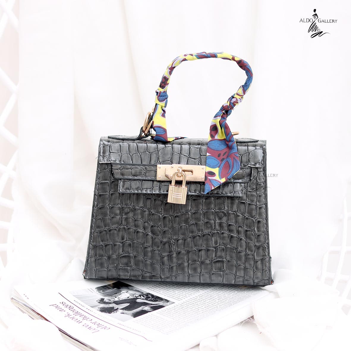 کیف دستی دوشی ماریو — تصویر ۸