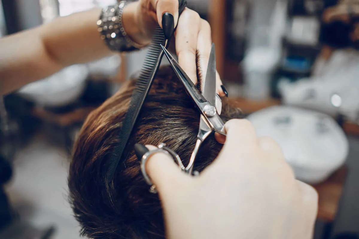 عکس استوک اصلاح مو در آرایشگاه