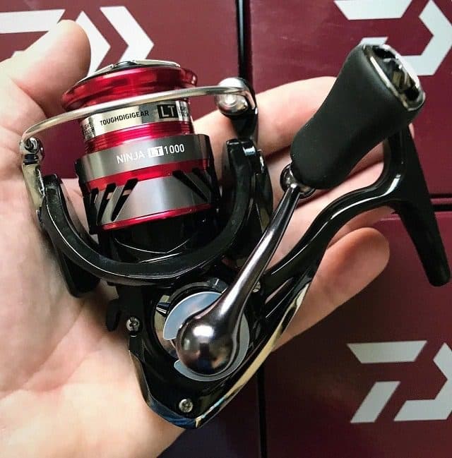 چرخ ماهیگیری دایوا DAIWA 18 Ninja LT 1000 — تصویر ۳