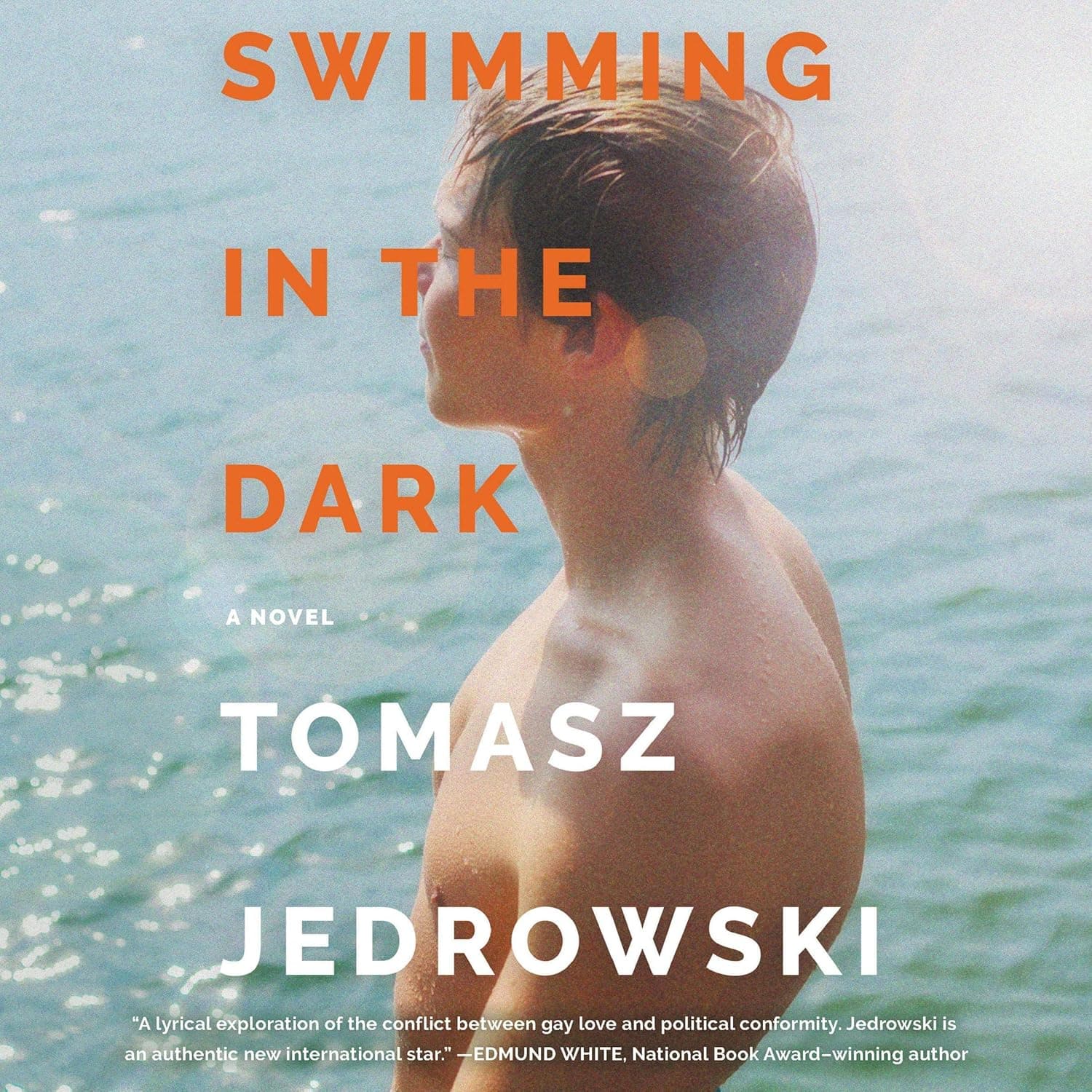 کتاب انگلیسی Swimming in the Dark (شنا در تاریکی) نسخه Tomasz Jedrowski | PDF