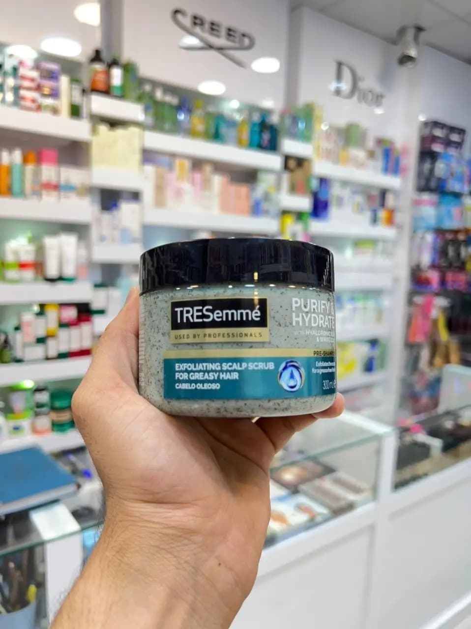 اسکراب کف سر ترزمی – پاکسازی و آبرسانی TRESemmé Purify & Hydrate Pre Shampoo Scrub — تصویر ۲