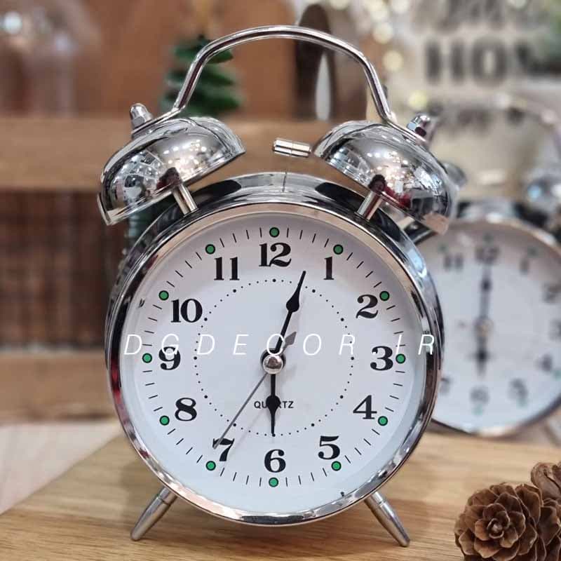 ساعت رومیزی نقره ای