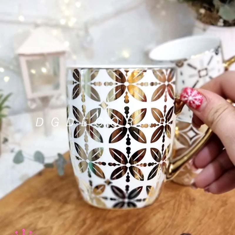 لیوان سرامیکی طلایی — تصویر ۲