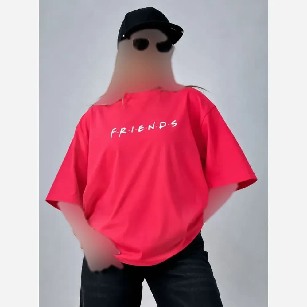 تیشرت لش باکسی طرح friends جنس سوپر پنبه قواره دار — تصویر ۶