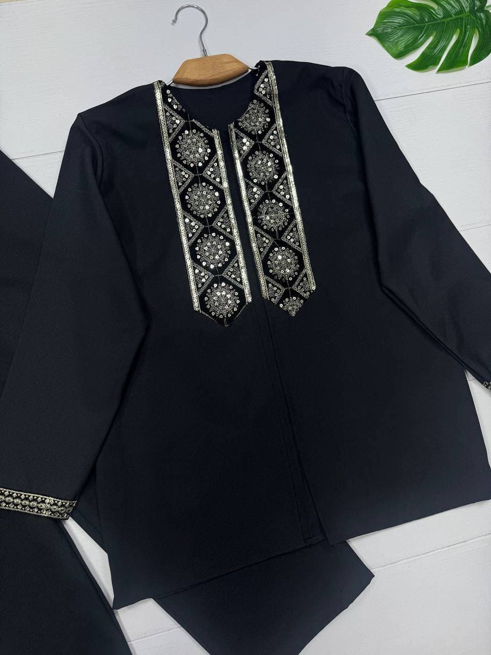ست زنانه کت و شلوار نوار سنتی نورا رنگ مشکی ME16772 — تصویر ۵