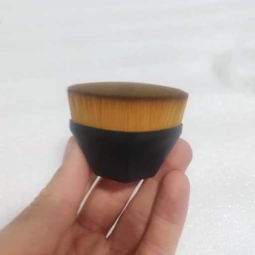 براش رژگونه پر تراکم و جعبه دار — تصویر ۶