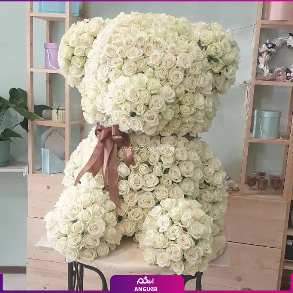 خرس ولنتاین طراحی شده با رز سفید