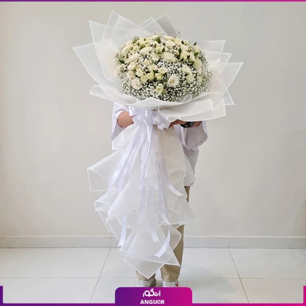 دسته گل قدی رز سفید؛ شیک و رسمی