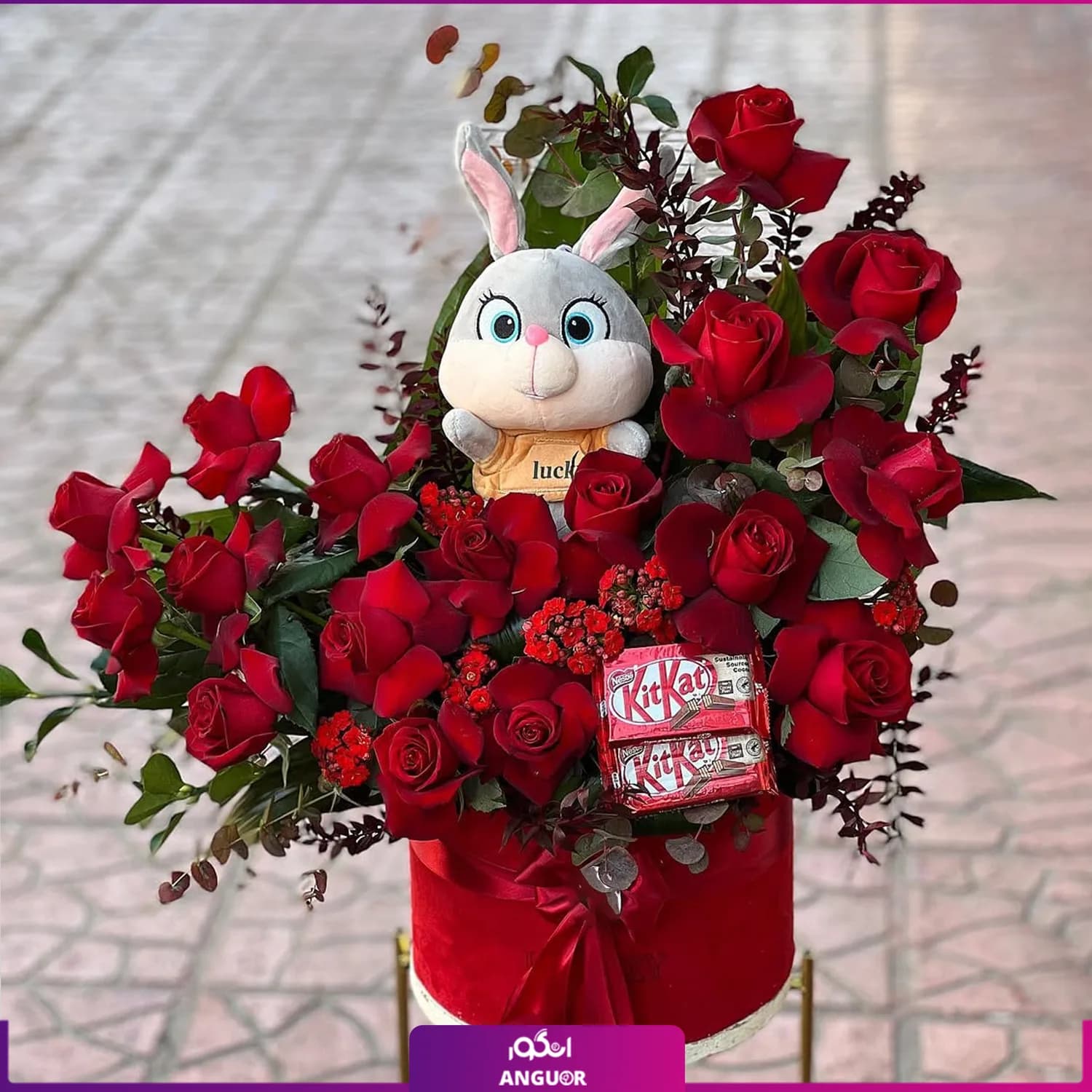 باکس ولنتاین 17 شاخه گل رز به همراه عروسک