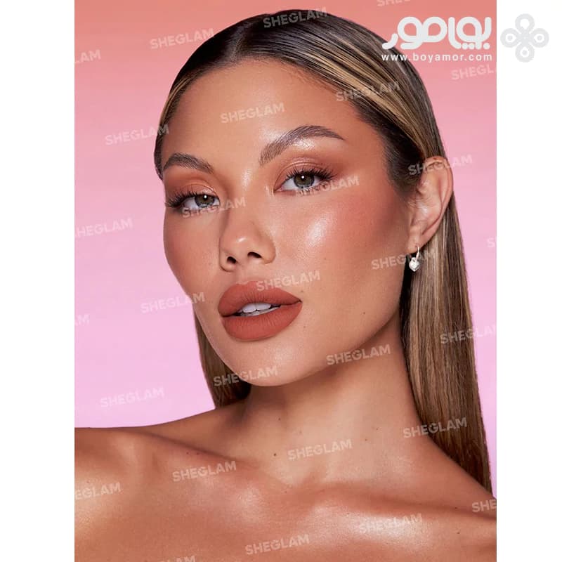رژ لب پیچی مات شیگلم DYNAMATTE BOOM رنگ BOLD TYPE — تصویر ۲