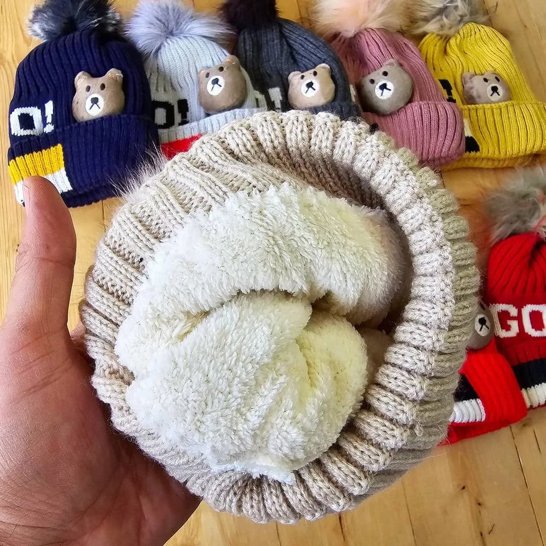 کلاه بافت عروسکی طرح GO کد 2558 — تصویر ۲