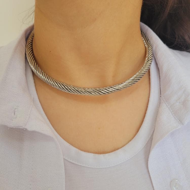 گردنبند چوکر (طوق) گردن مدل پیچ نقره ای