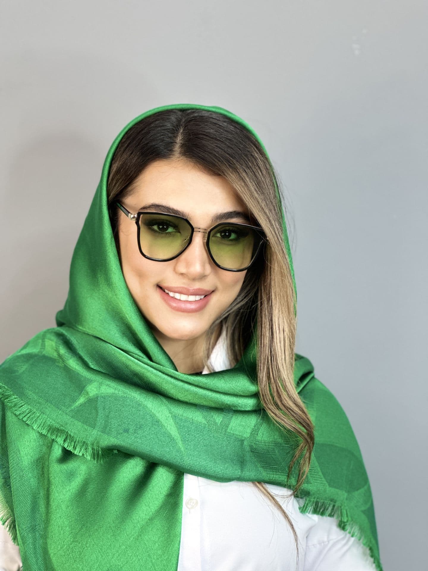 عينك آفتابي اورجينال PRADA پرادا زنانه سبز يخي ترند يووي ٤٠٠ — تصویر ۴
