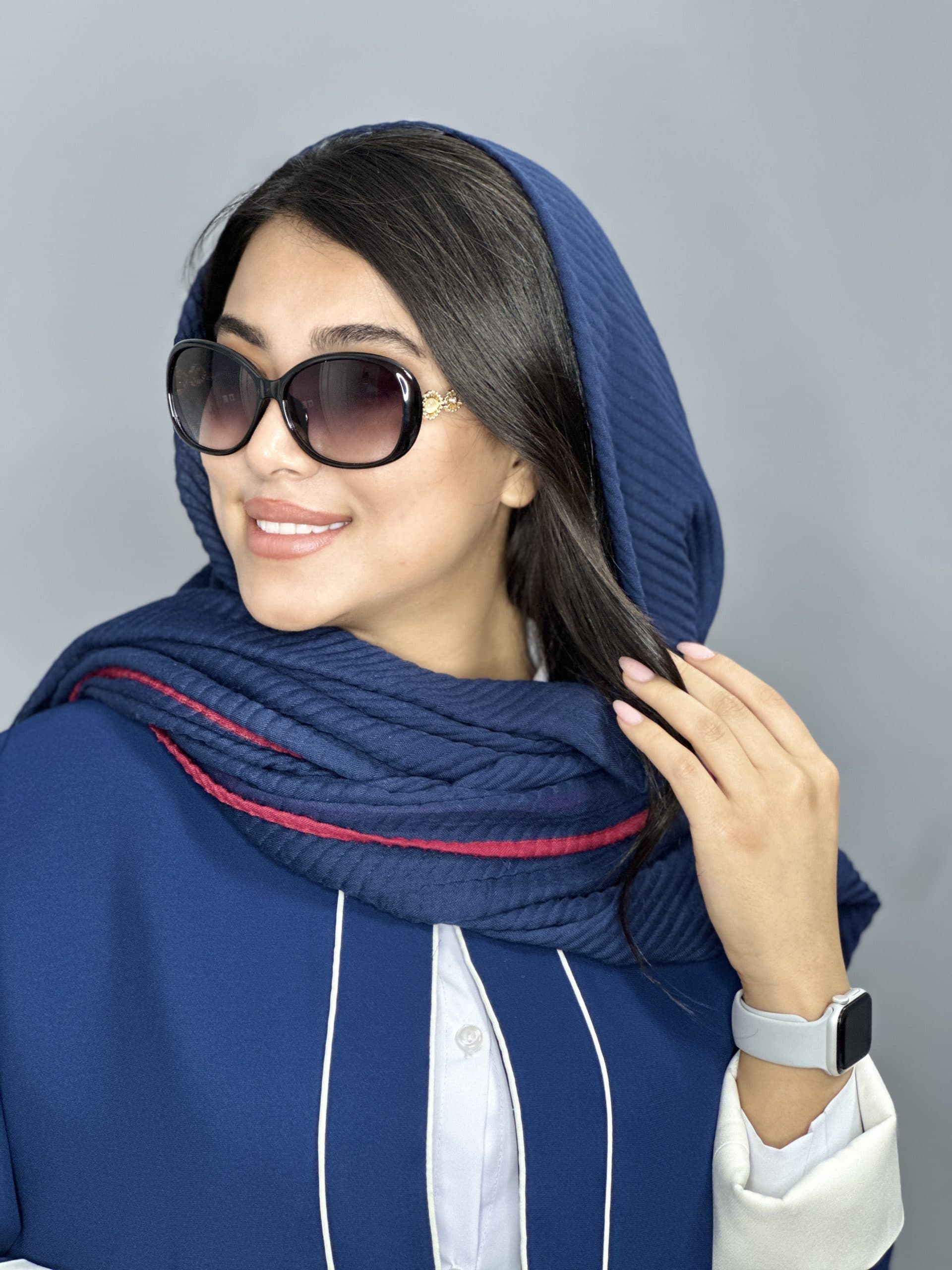 عینک آفتابی اورجینال CHANEL چنل زنانه لاكچري یووی ۴۰۰ مشکی بادمجونی تیره — تصویر ۲
