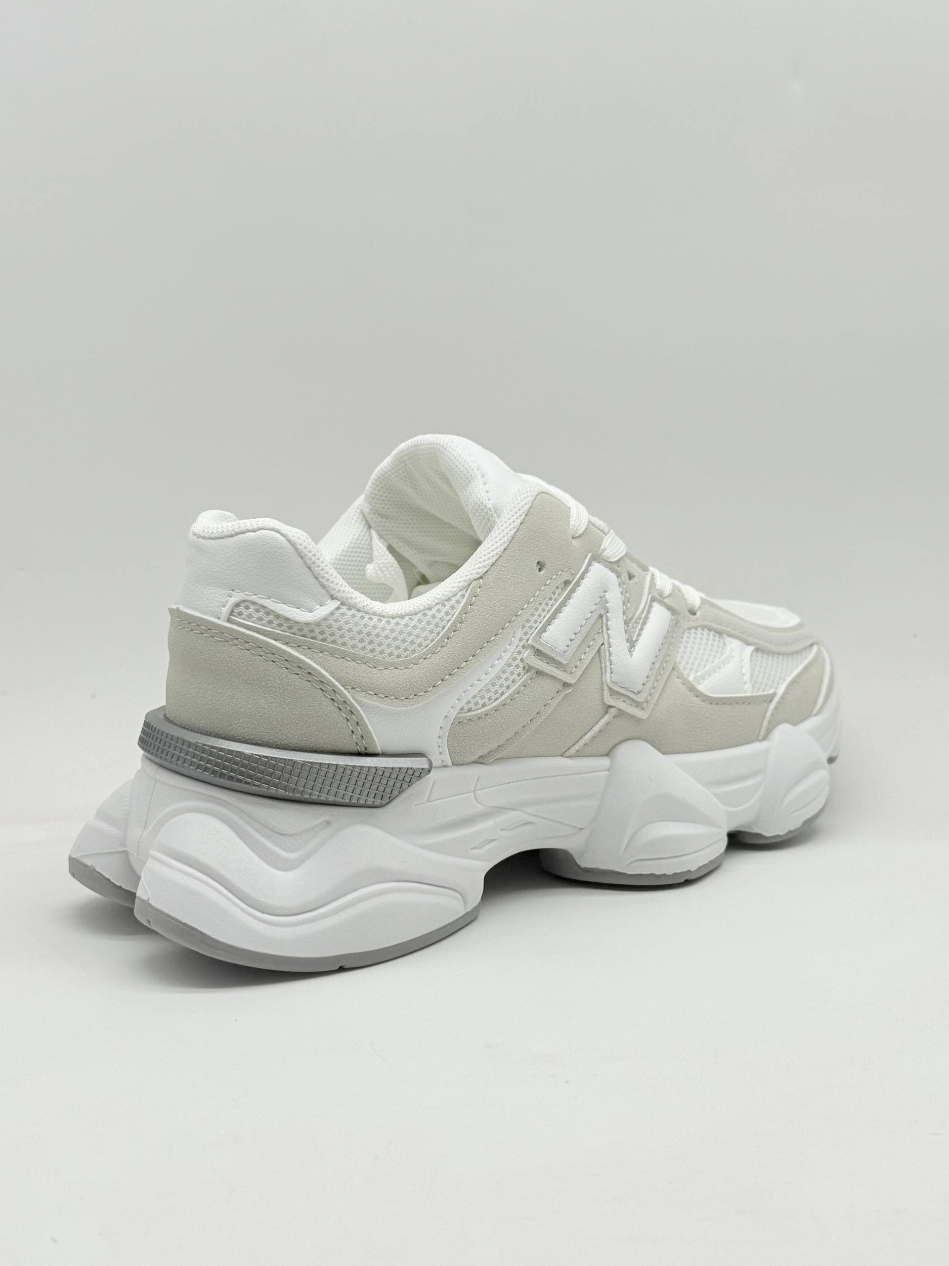 کفش نیوبالانس 9060 سفید خاکستری New Balance 9060 White/gray Shoes — تصویر ۴
