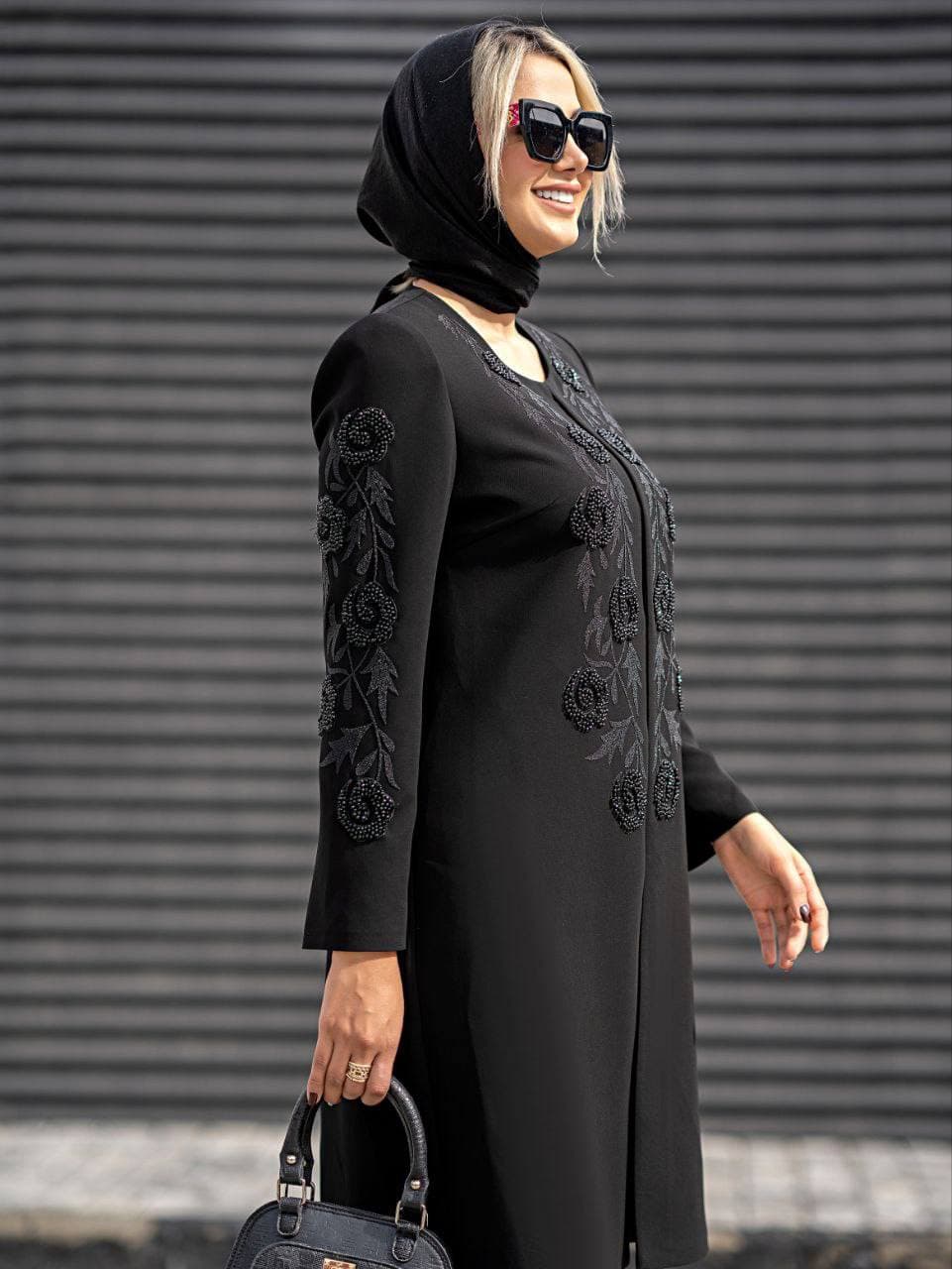 مانتو کرپ گلدوزی ( فروش فقط عمده ) — تصویر ۲