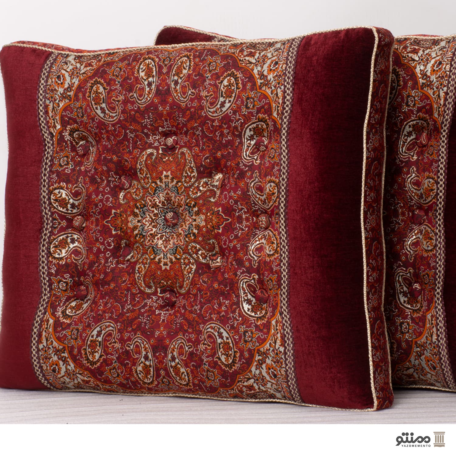 پشتی سنتی ترمه نسترن کنار مخمل – بسته 2 عددی زرشکی — تصویر ۲
