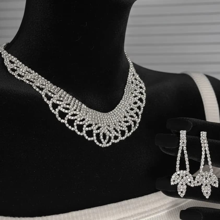 نیم ست گردنبند و گوشواره زنانه حلقه ای جواهری فول نگین کاری شده رنگ نقره ای ضد حساسیت رنگ ثابت کد ztk — تصویر ۲