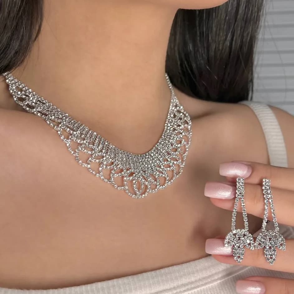 نیم ست گردنبند و گوشواره زنانه حلقه ای جواهری فول نگین کاری شده رنگ نقره ای ضد حساسیت رنگ ثابت کد ztk