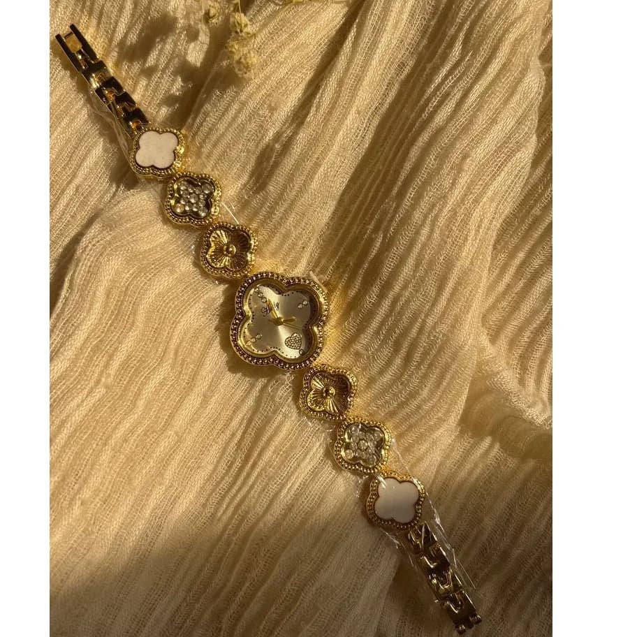 ساعت مچی زنانه مدل ونکلیف Vancleef نگین کاری شده در تنوع رنگ آبکاری نقره ضد حساسیت رنگ ثابت کد zsm — تصویر ۵