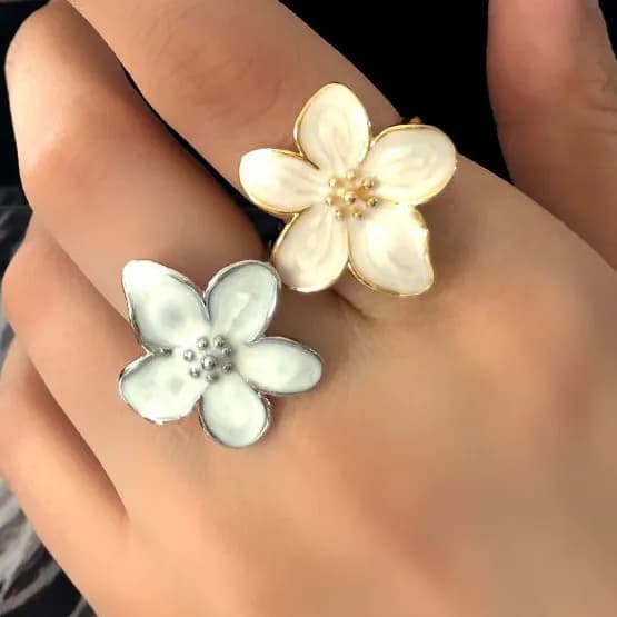 انگشتر زنانه مدل گل بنفشه رنگ طلایی و نقره ای آبکاری نقره رنگ ثابت فری سایز Freesize کدzsm
