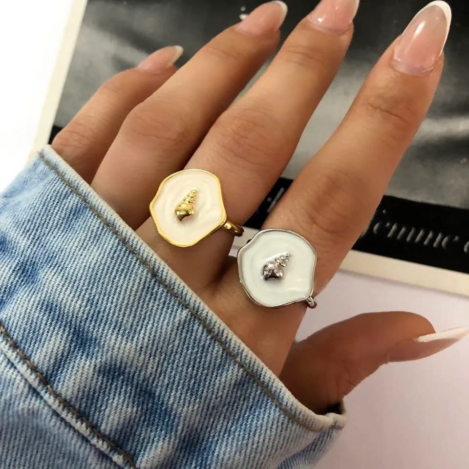 انگشتر زنانه مدل صدف رنگ طلایی و نقره ای میناکاری شده رنگ ثابت فری سایز Freesize کد zsm