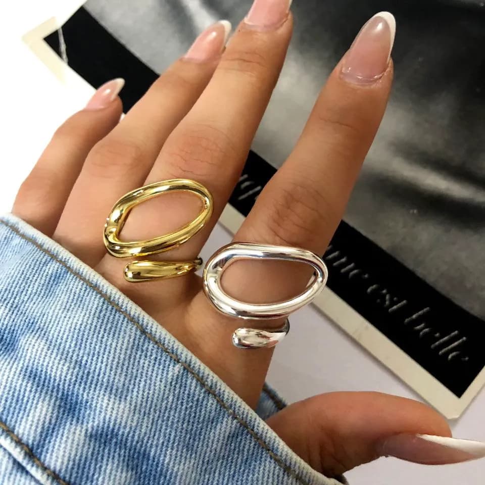 انگشتر زنانه مدل بیضی و خط دو رنگ طلایی و نقره ای آبکاری نقره رنگ ثابت فری سایز Freesize کد zsm