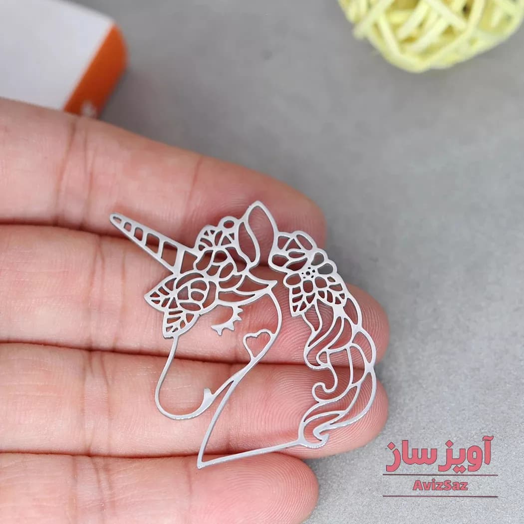 گردنبند اسب تک شاخ کد 101108