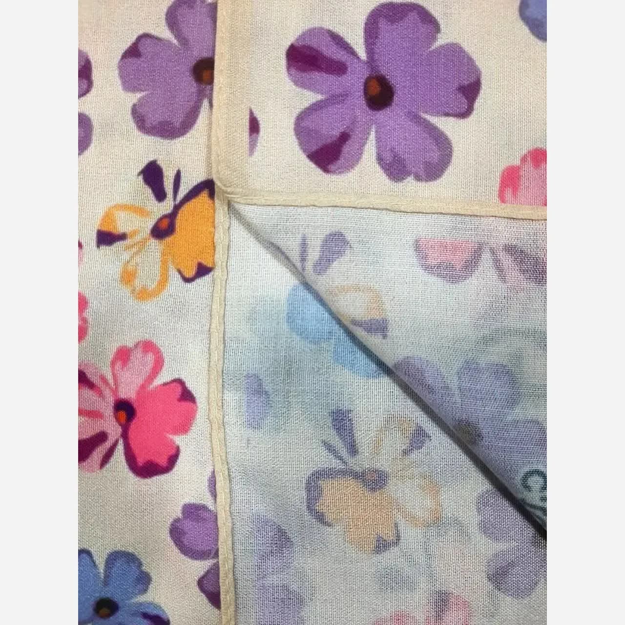 روسری نخ کاستوم طرح گل کاغذی قواره بزرگ 140×140 دور چرخ دوز کرم شیری — تصویر ۵