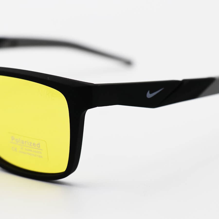 عینک دید در شب پلاریزه Nike با فریم رنگ مشکی مات، شکل مستطیلی و لنز زرد رنگ مدل PL003 — تصویر ۵