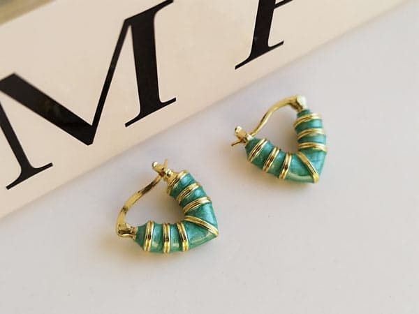 گوشواره حلقه ای سبز میناکاری کد 10409 — تصویر ۳