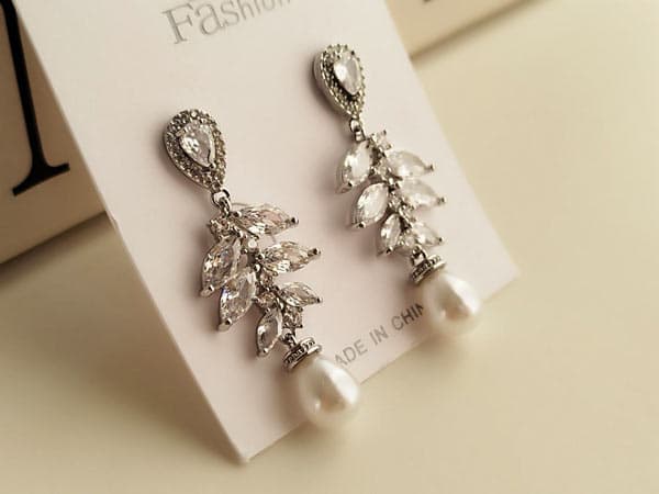 گوشواره برگ با آویز مروارید کد 10376 — تصویر ۲
