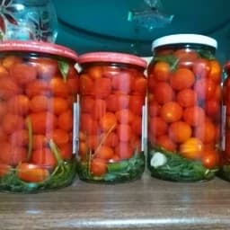 ترشی گوجه فرنگی نقلی گیلان یک کیلویی گیلان.رشت — تصویر ۲