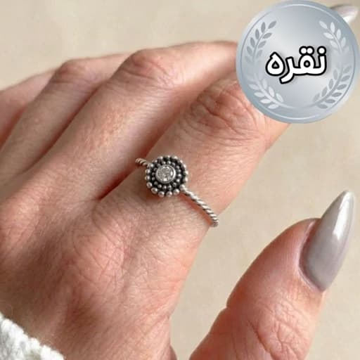 انگشتر نقره زنانه طرح گل نگین دار سیاه قلم برند Accessories