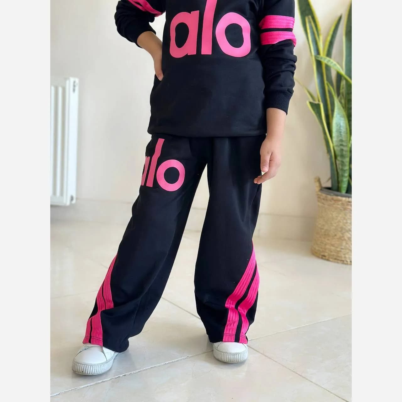 ست بلوز و شلوار بگ دخترانه مدل alo — تصویر ۲