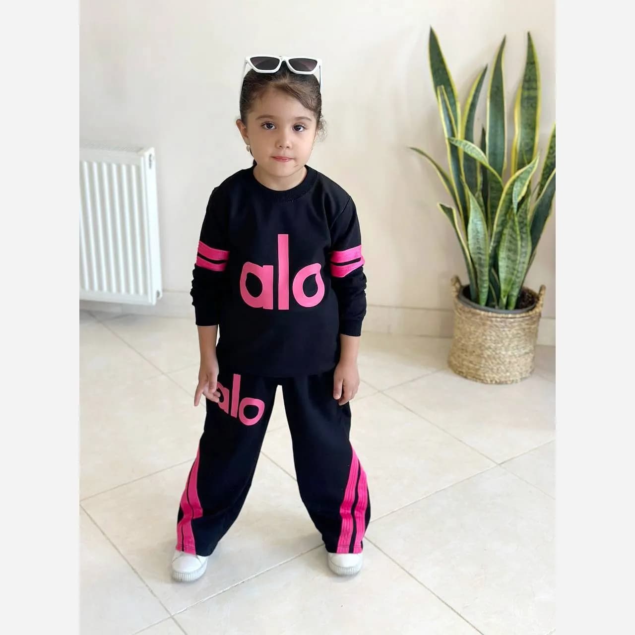 ست بلوز و شلوار بگ دخترانه مدل alo — تصویر ۳