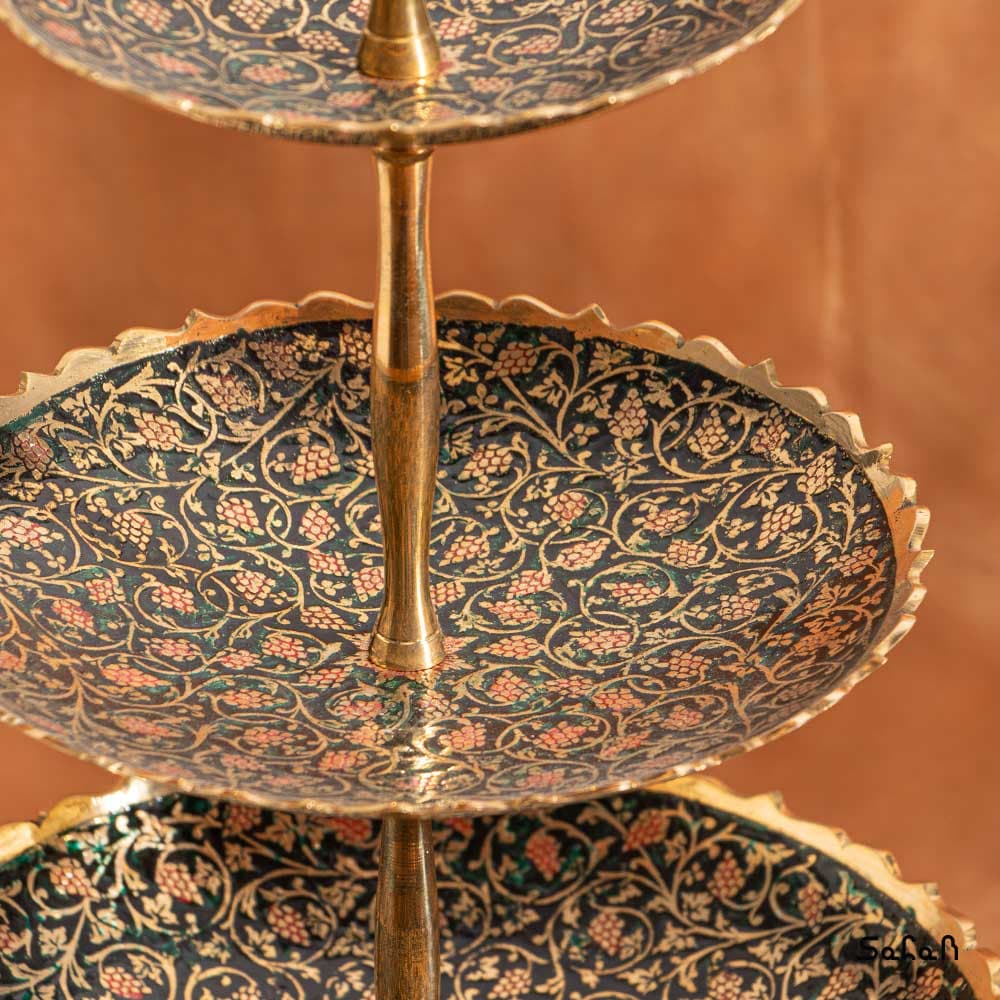 شیرینی خوری برنجی هندی میناکاری سه طبقه طرح انگور — تصویر ۸