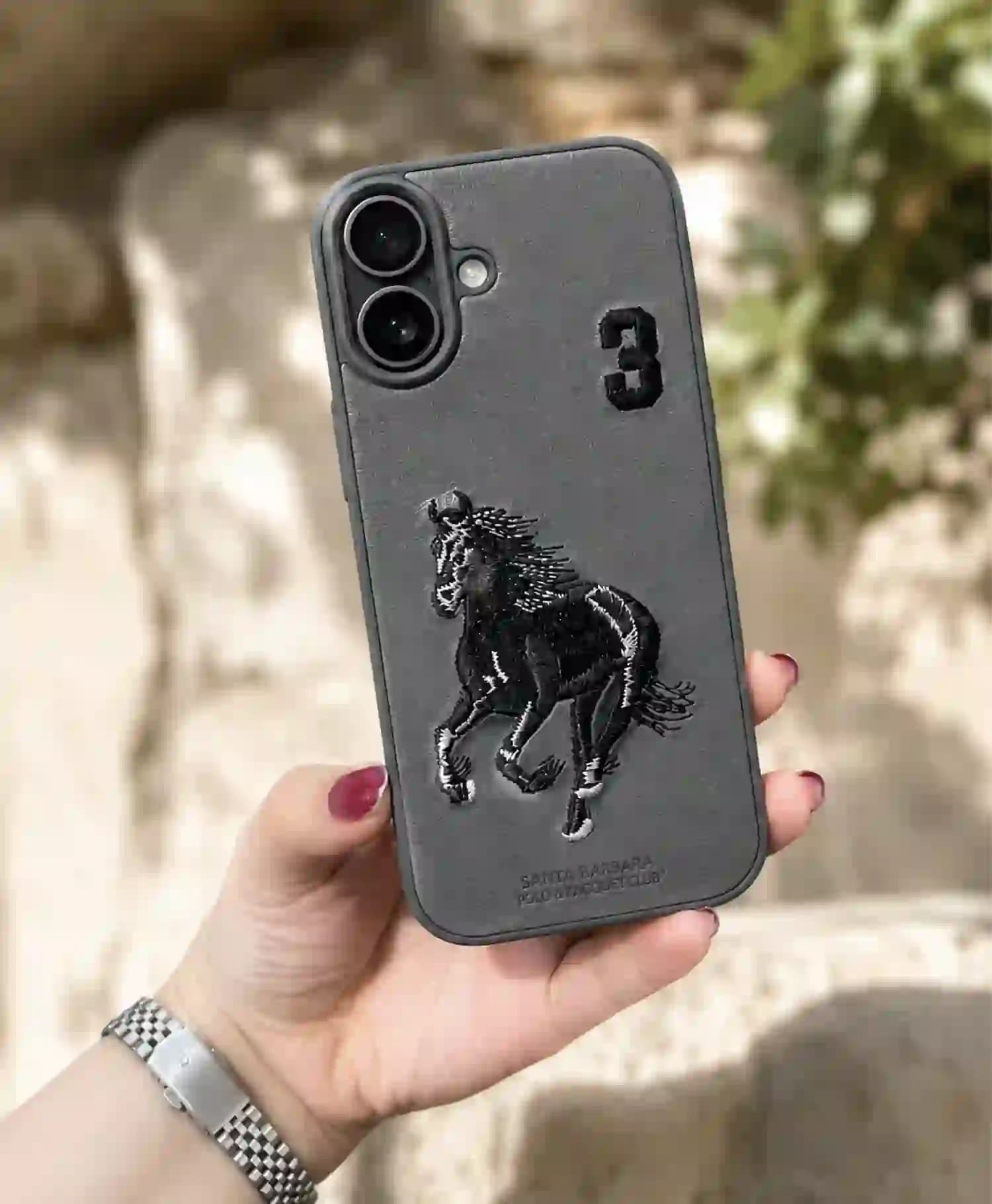 قاب پولو طرح برجسته اسب گوشی موبایل Iphone 17 — تصویر ۴