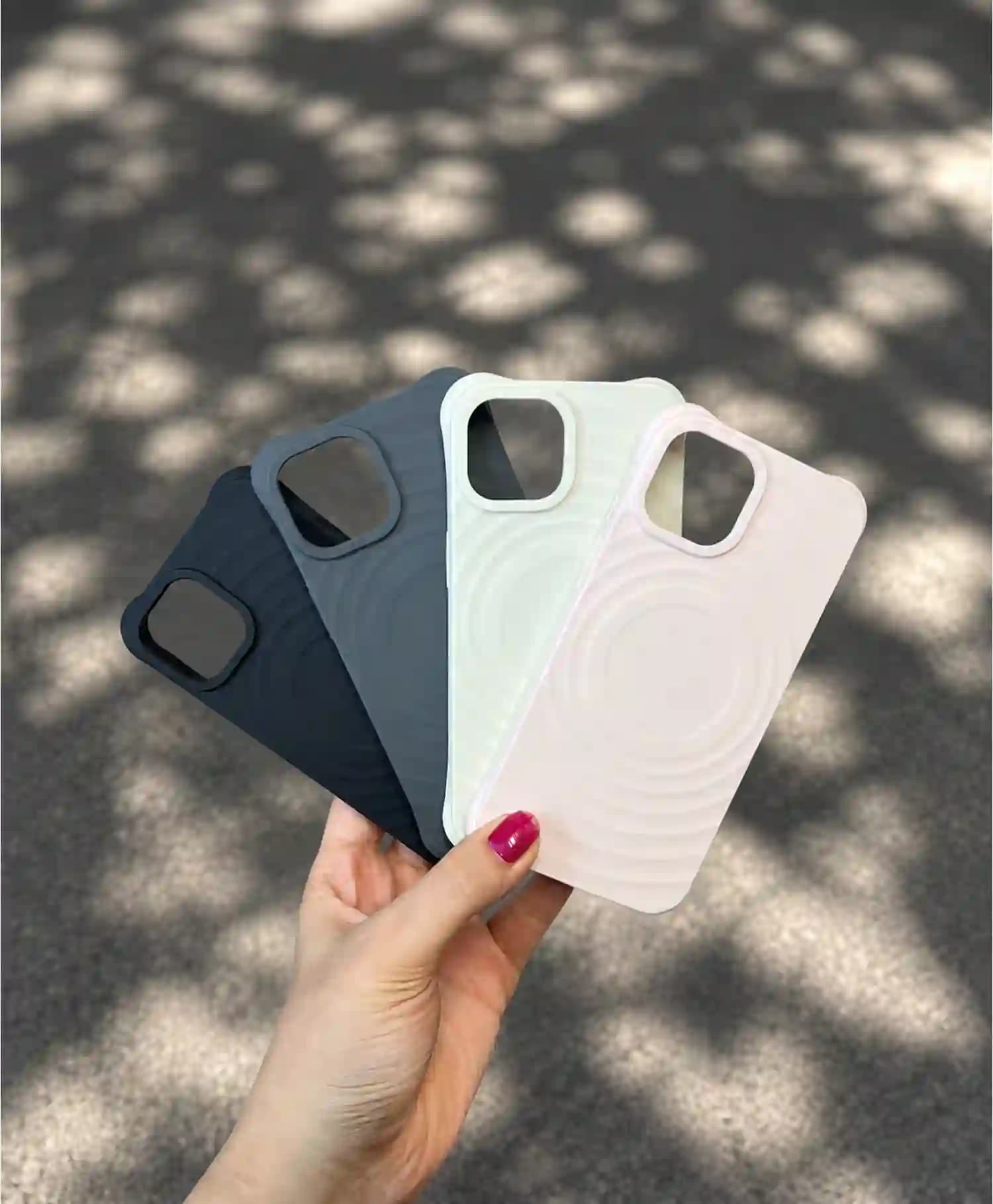 قاب سیلیکون مگ سیف دار طرح برجسته Iphone 13 — تصویر ۴