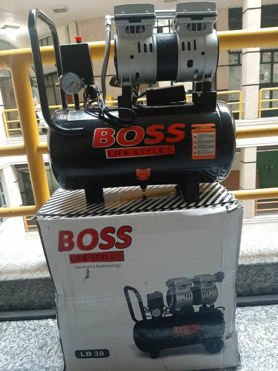 کمپرسور باد 30 لیتری بی صدا باس مدل bs-ac30