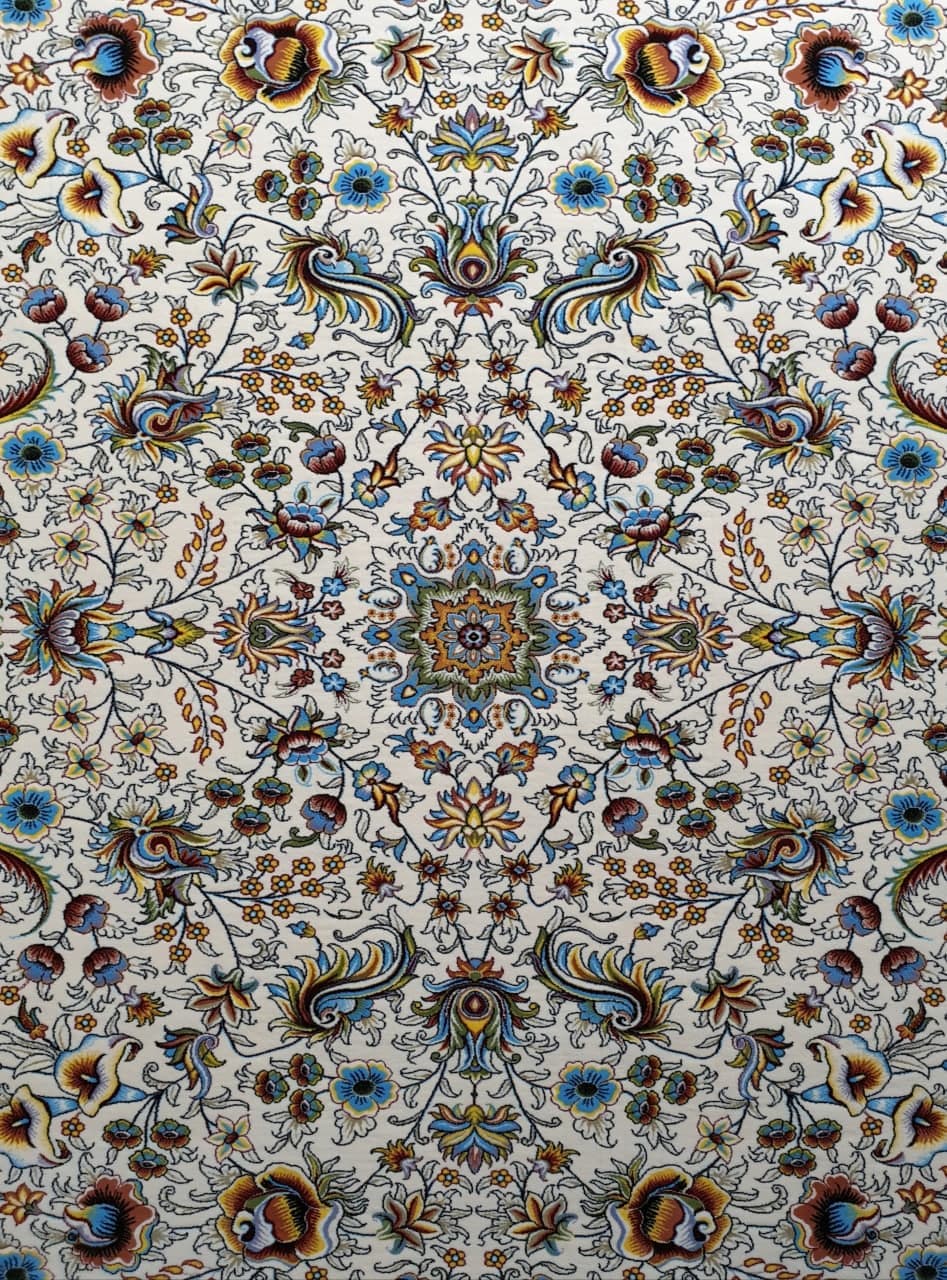 فرش ۱۲۰۰ شانه نقشه می گل زمینه کرم — تصویر ۲