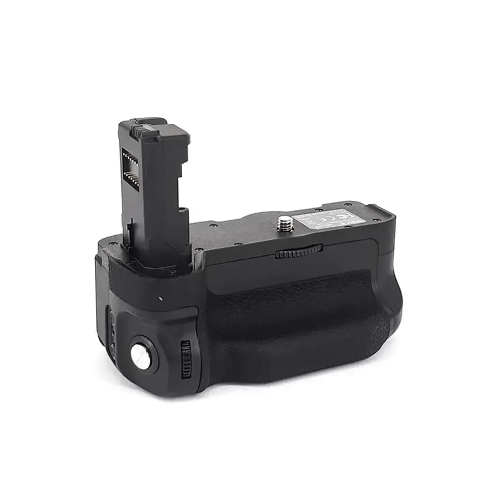 باتری گریپ MEIKE MK-A7II Battery Grip for A7RII/A7II — تصویر ۳