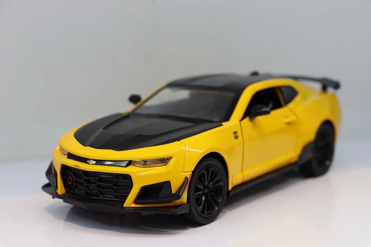 ماشین فلزی شورولت کامارو زرد ZL1 دودزا — تصویر ۳