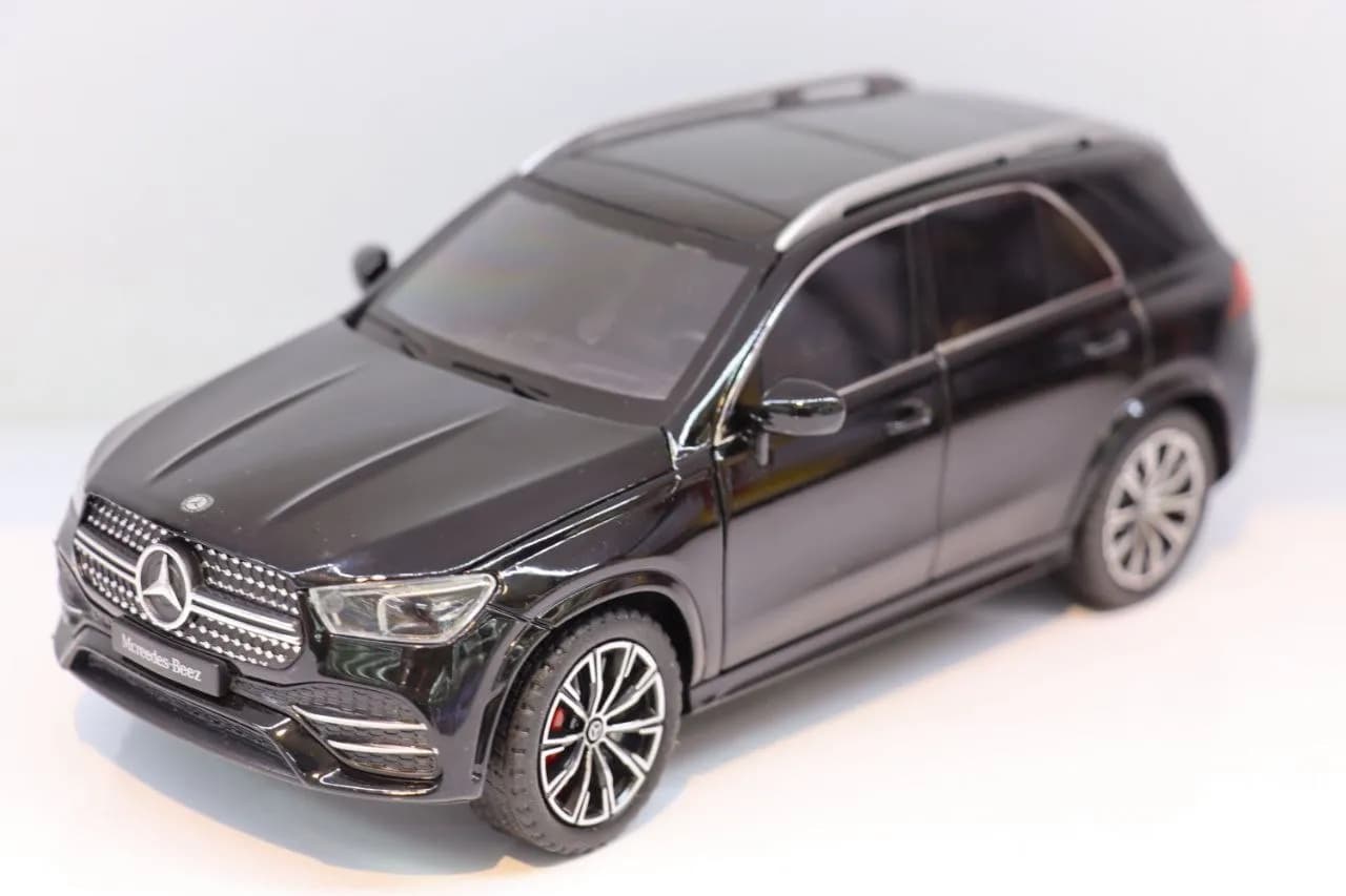 ماشین فلزی مرسدس بنز سیاه مدل GLE350 — تصویر ۶