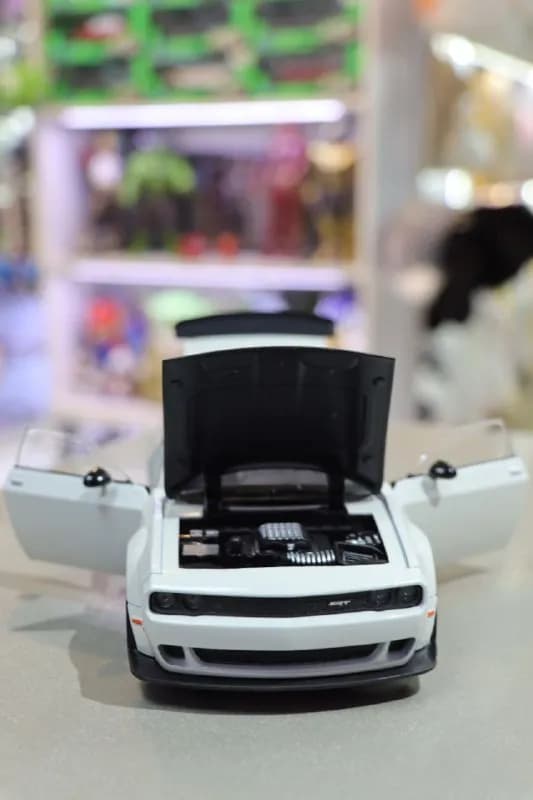 ماشین فلزی دوج چلنجر SRT Hellcat سفید — تصویر ۸