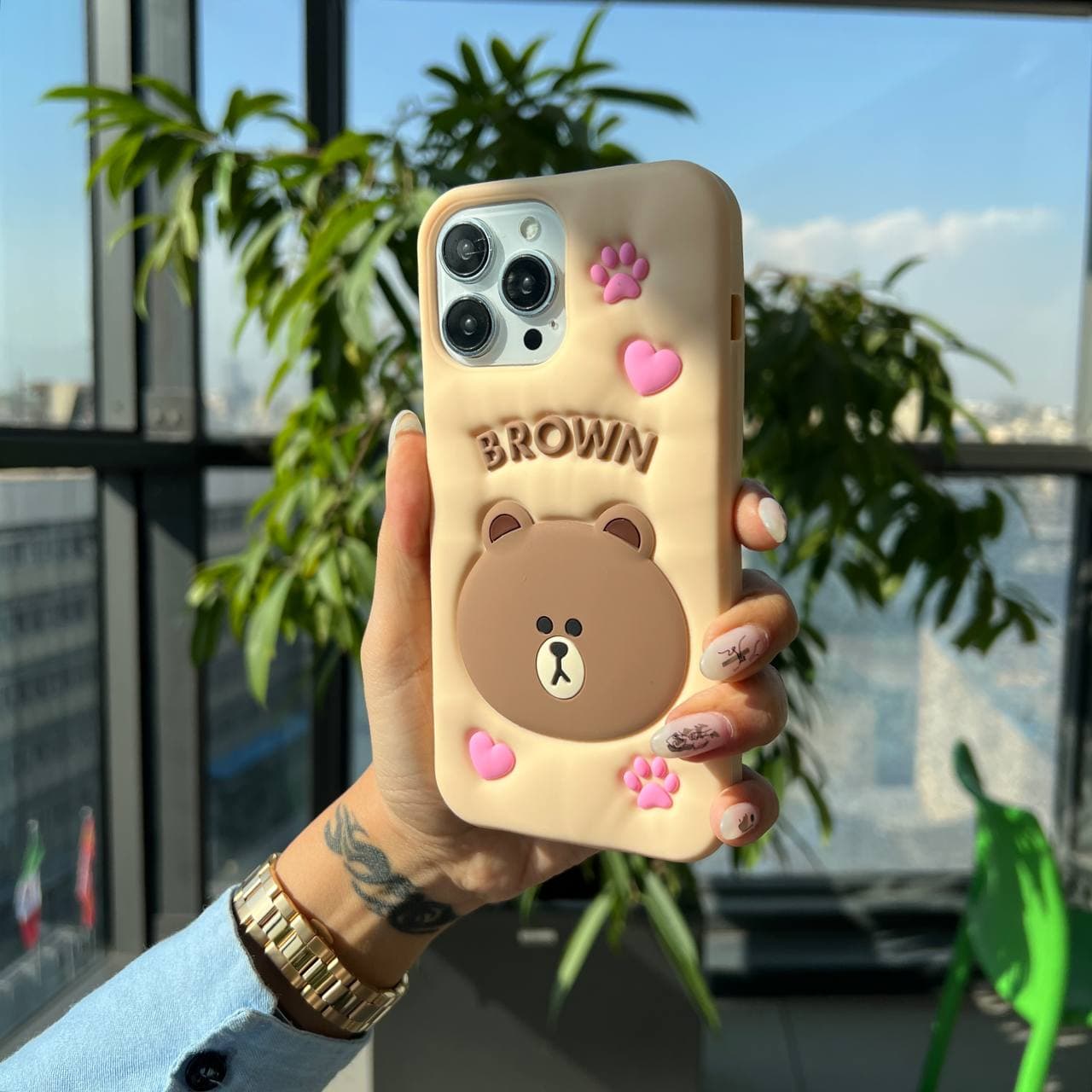 قاب آیفون خرس پنجه صورتی — تصویر ۴