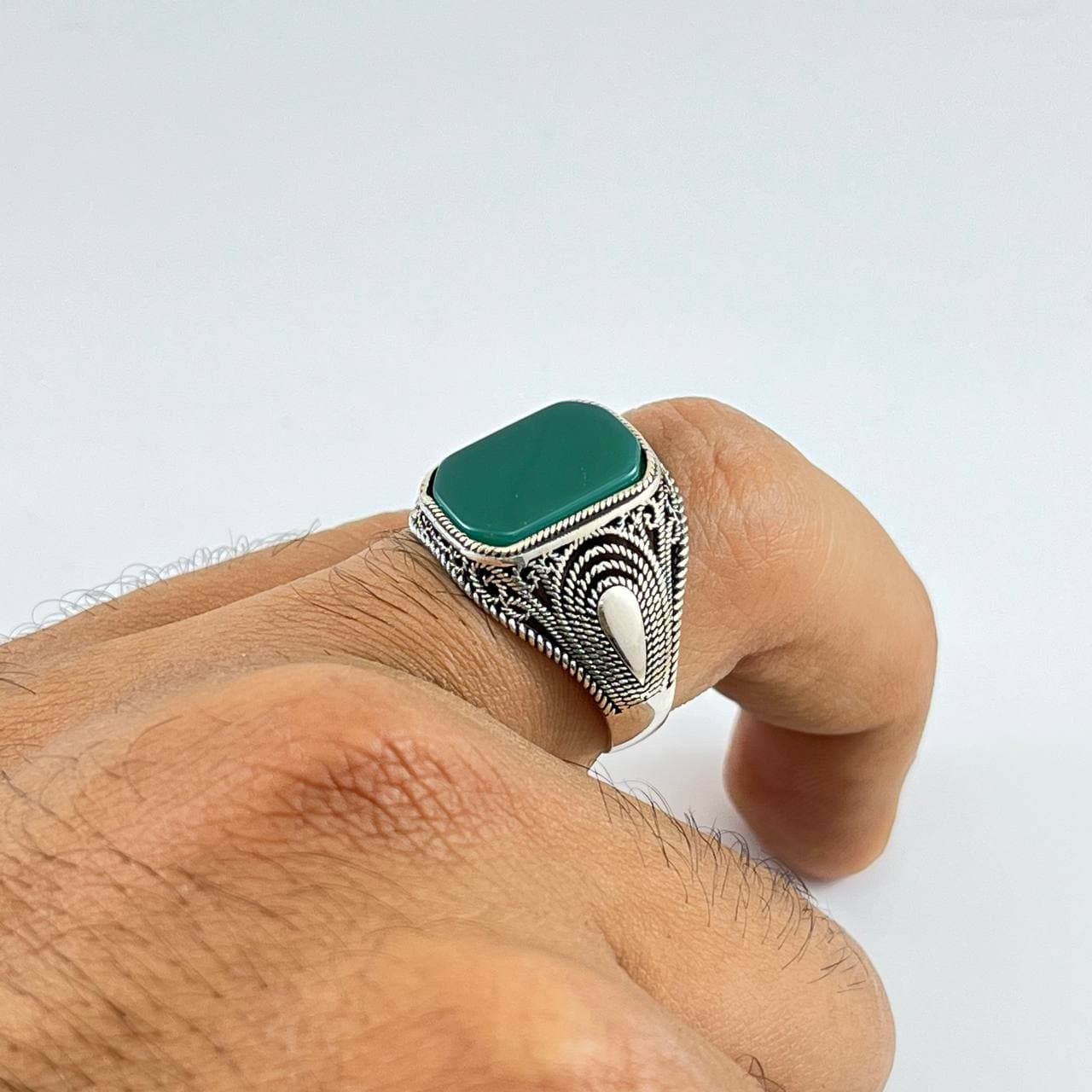 انگشتر نقره ترک با سنگ عقیق سبز (AM.126) — تصویر ۴